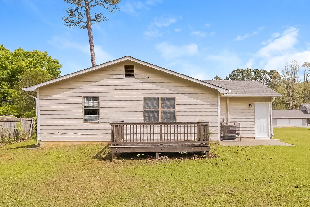 Building Photo - 1061 Lombardy Way