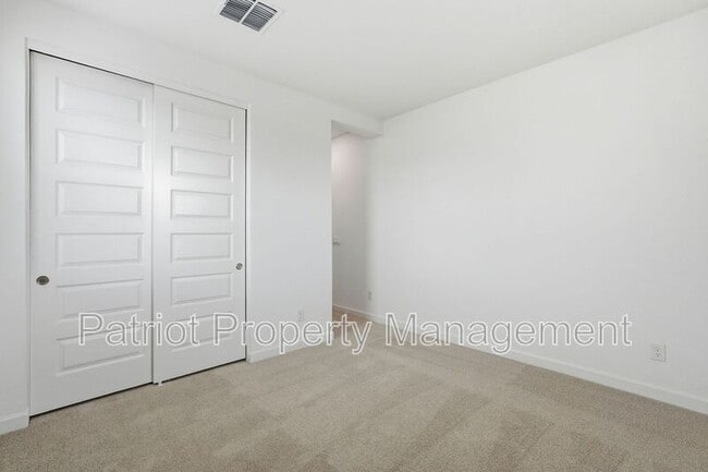 Building Photo - 6922 W Buckhorn Trail