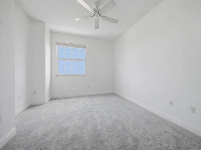 Building Photo - 610 Clematis St