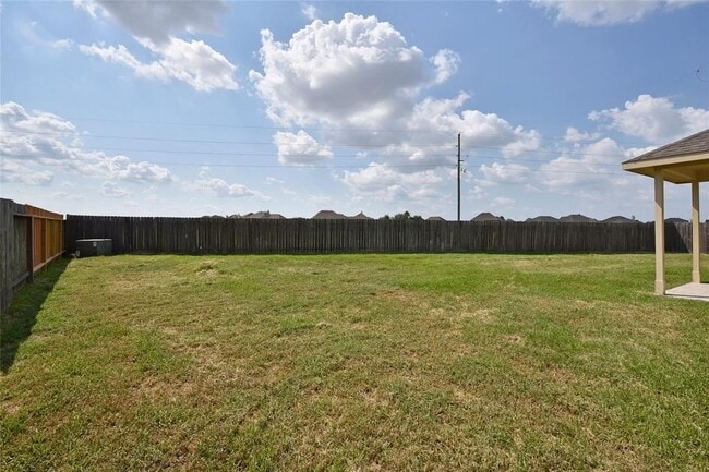 Building Photo - 4050 Calaway Oaks Ln