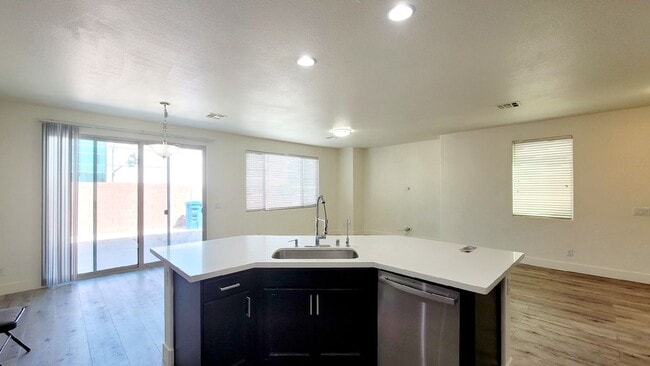 Building Photo - 8518 Genesee Ct