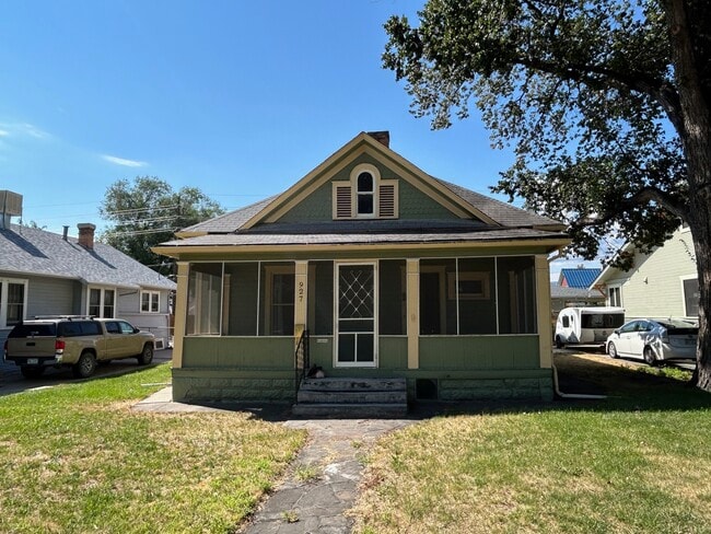 Primary Photo - 927 Chipeta Ave