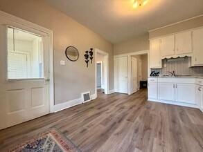 Building Photo - 280 Mason Ave