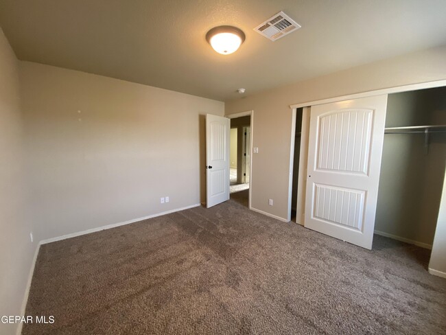 Building Photo - 408 La Puesta Dr