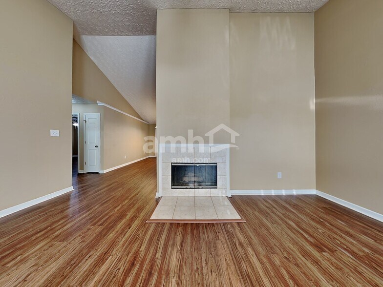 Building Photo - 1324 Hunters Way Ct
