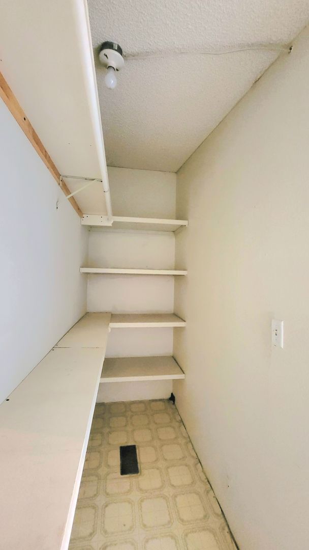 Building Photo - 521 Alaska Way