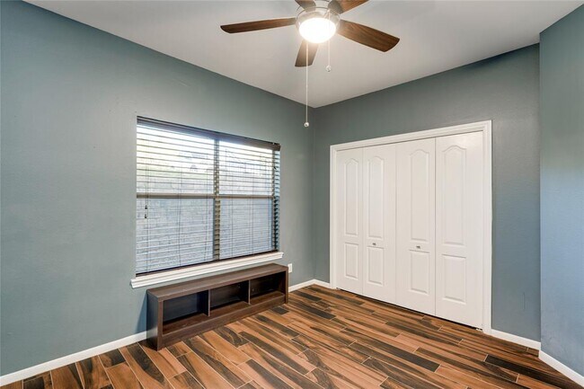 Building Photo - 6000 Shepherd Mountain Cove