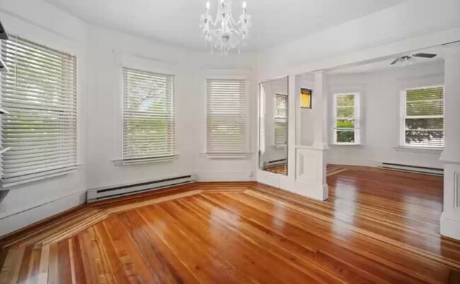 Building Photo - 40 Orchard St