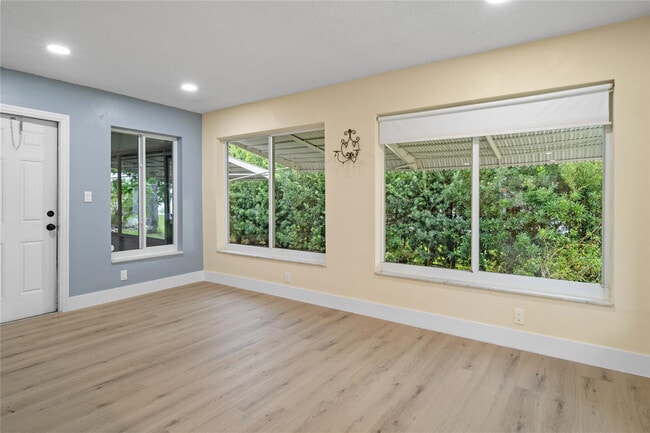 Building Photo - 4514 NW 49th Dr