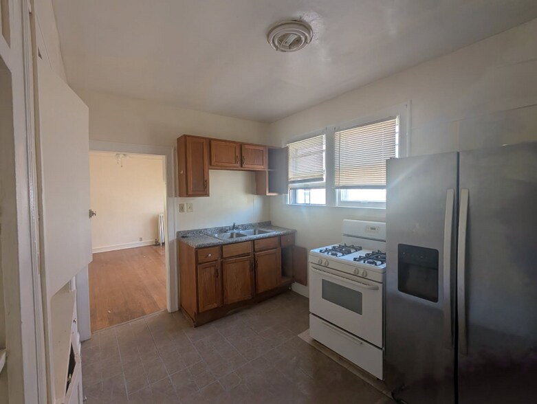 Building Photo - 8249 S Marshfield Ave
