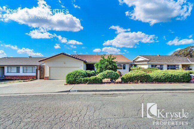 Building Photo - 949 N Camino Alto