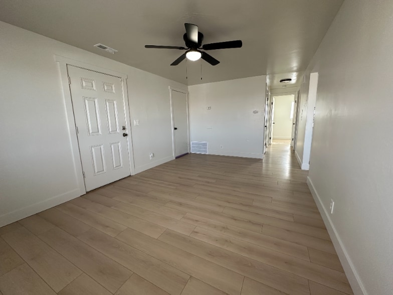 Building Photo - 1843 Parkway Blvd