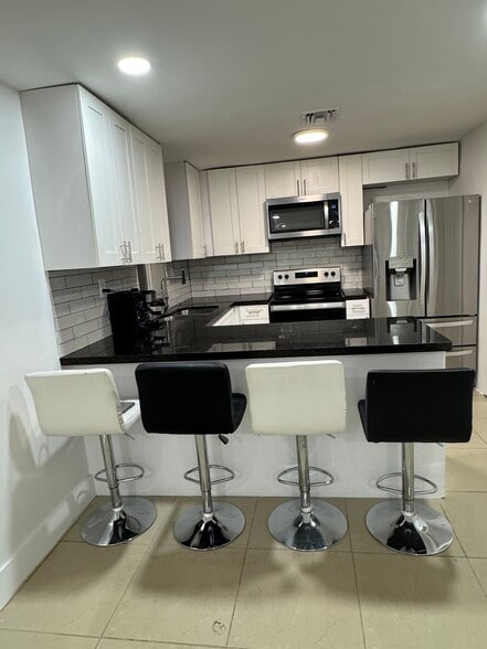 Kitchen - 228 NW 13th Ct