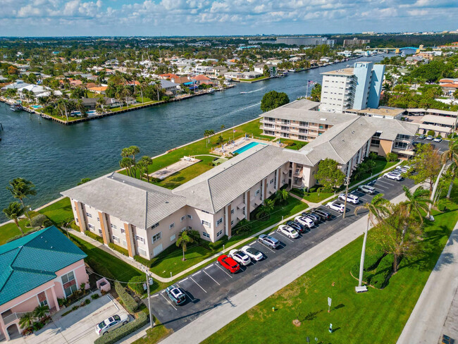 Building Photo - 745 SE 19th Ave