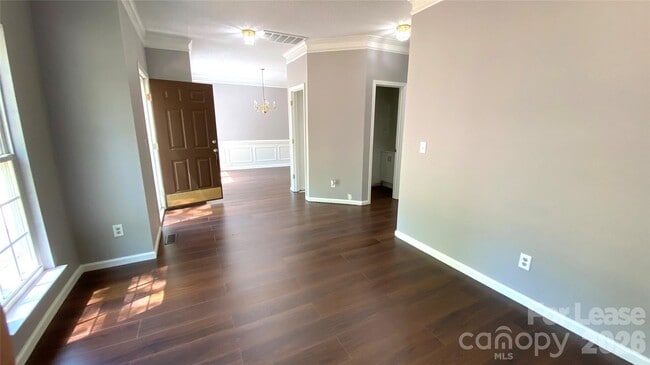 Building Photo - 127 Meadow Pond Ln