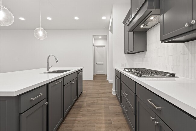 Building Photo - 1132 Beals Crk St