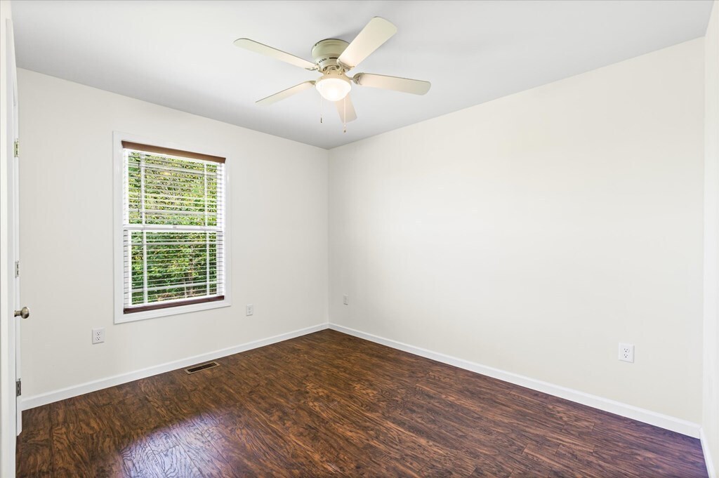 Building Photo - 242 Mirage Dr