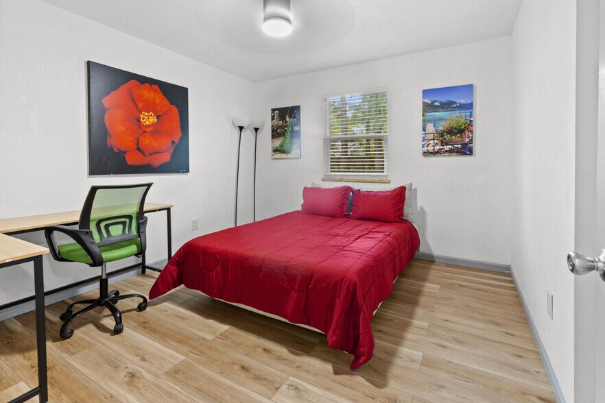 Building Photo - 2725 NW 44th Pl