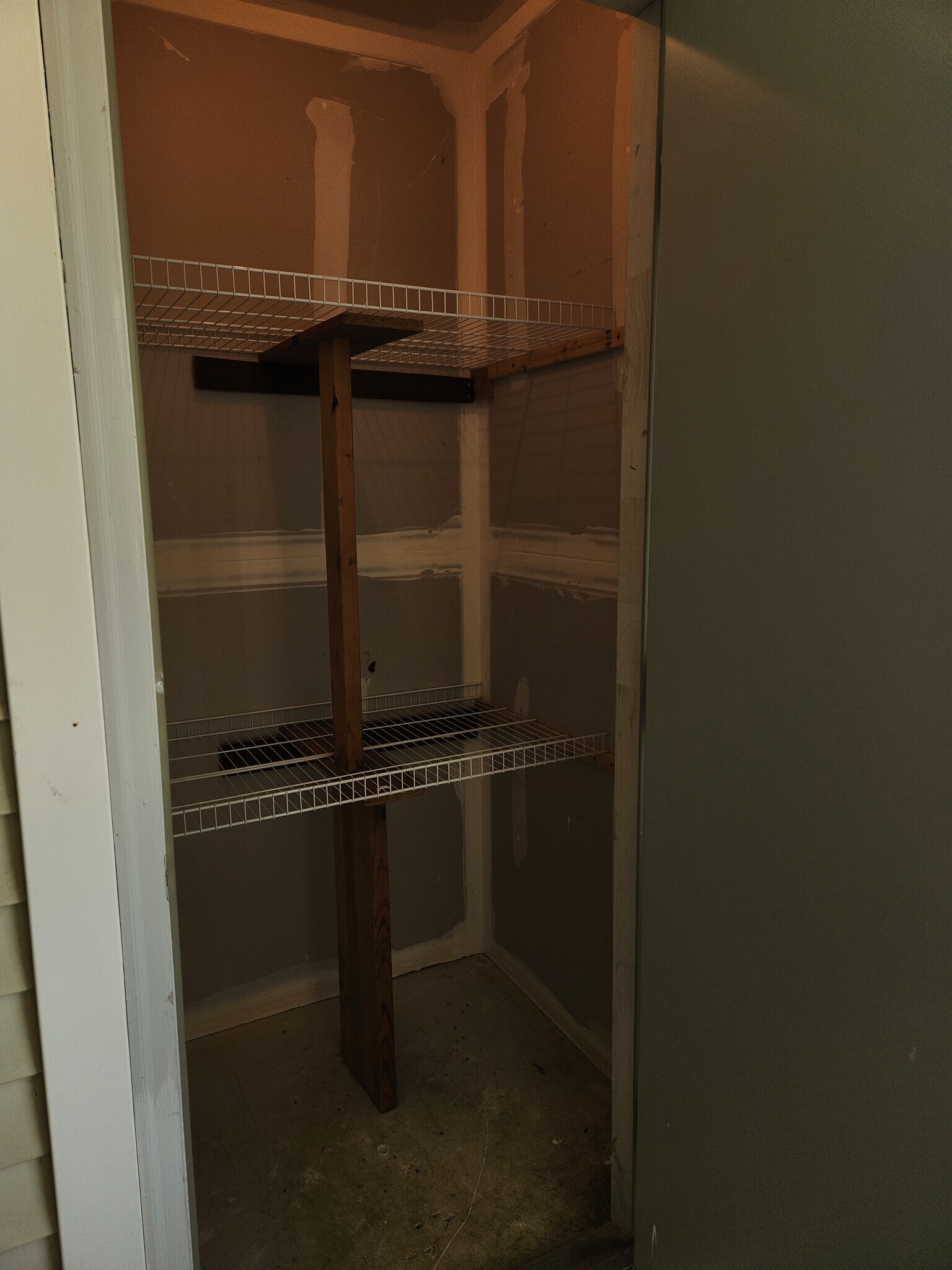 Building Photo - 1819 Silverstone Dr