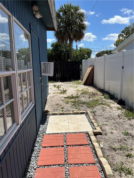 Building Photo - 309 Riverdale Rd