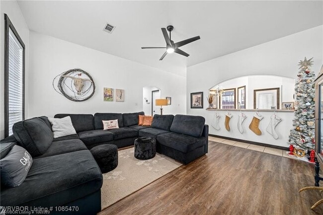 Building Photo - 400 Bordeaux Cir