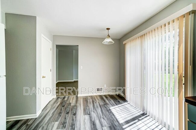 Building Photo - 3571 Turret Green Dr