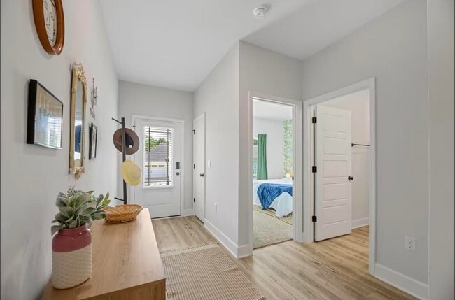 Building Photo - 2047 Hansel Hl Dr