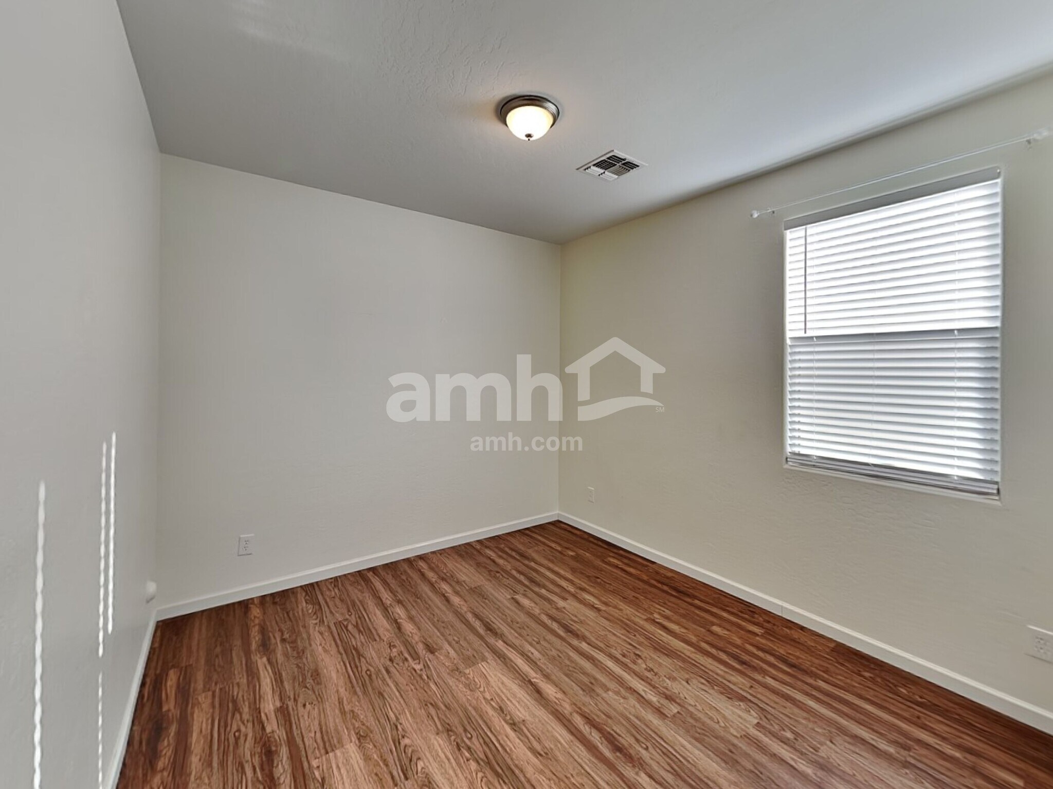 Building Photo - 2975 E Merlot St