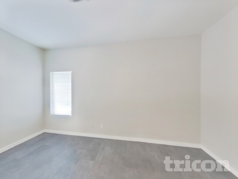 Building Photo - 8418 W Sonora St