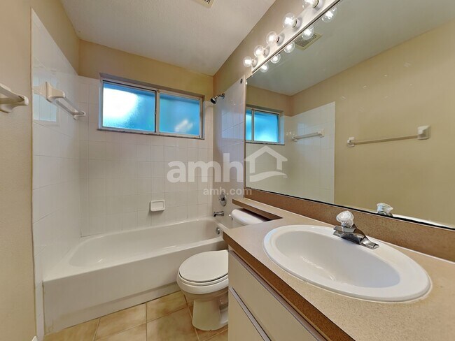 Building Photo - 1502 Scotch Pine Dr