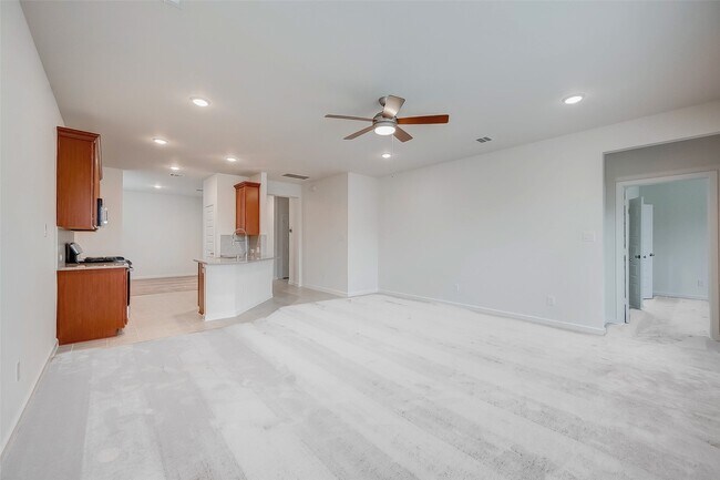 Building Photo - 18822 Fulvetta Haven Way