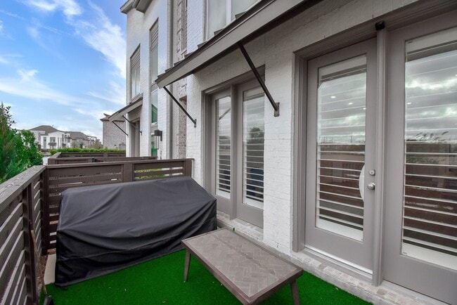 Building Photo - 16635 Bristol Steel Ln