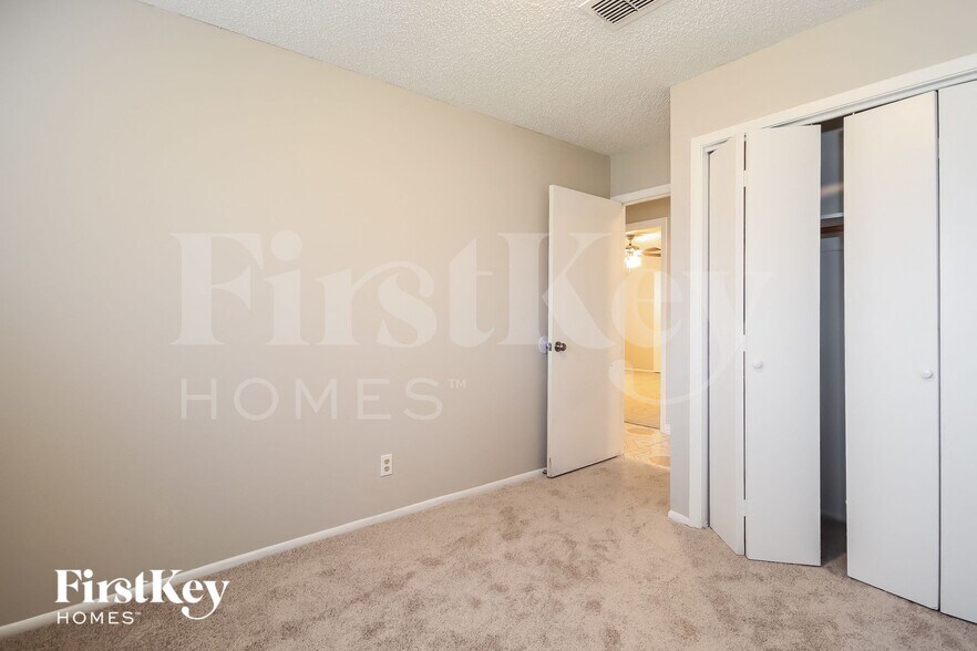 Building Photo - 5614 Rivergate Dr