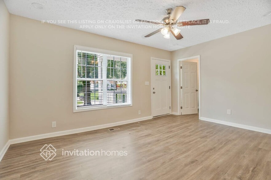 Building Photo - 411 Forrest Ridge Dr NW