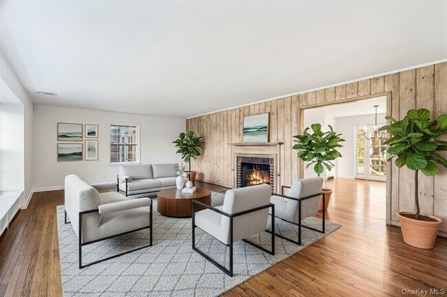 Building Photo - 110 Hegemans Ln