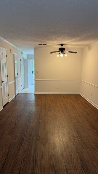 Building Photo - 145 Sleepy Creek Dr