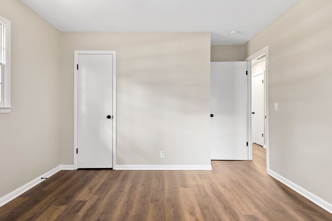 Building Photo - 201 Roberts St