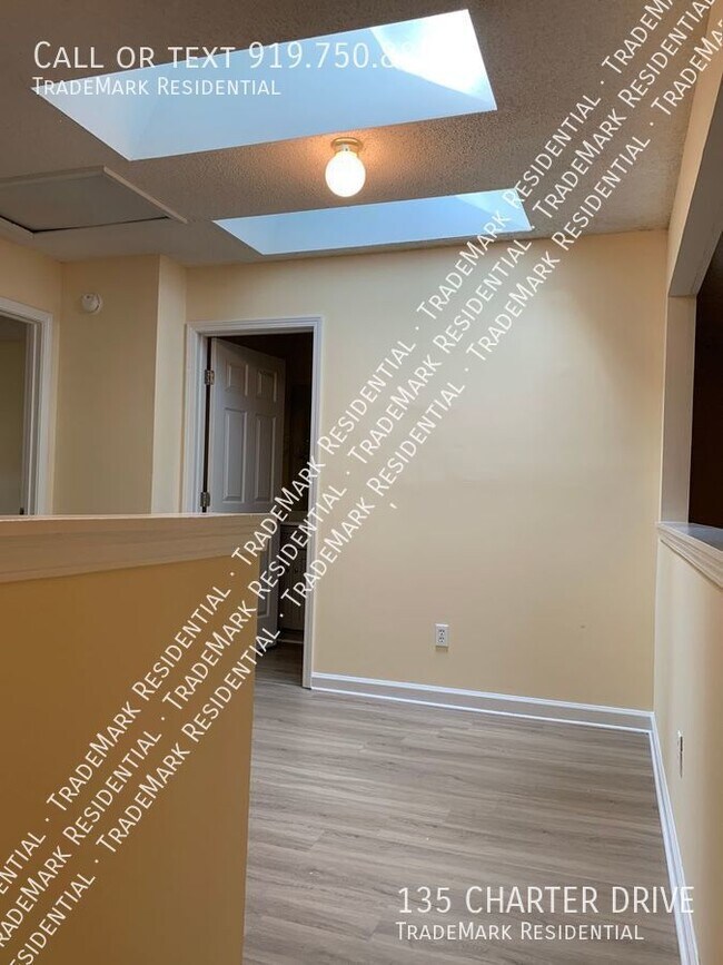 Building Photo - 135 Charter Dr
