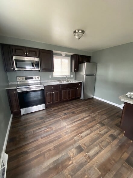 Building Photo - 3282 Ridge Road Ext