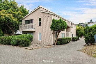 Building Photo - Great Renton Location