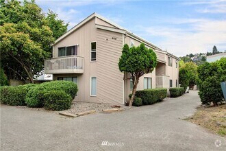 Building Photo - Great Renton Location