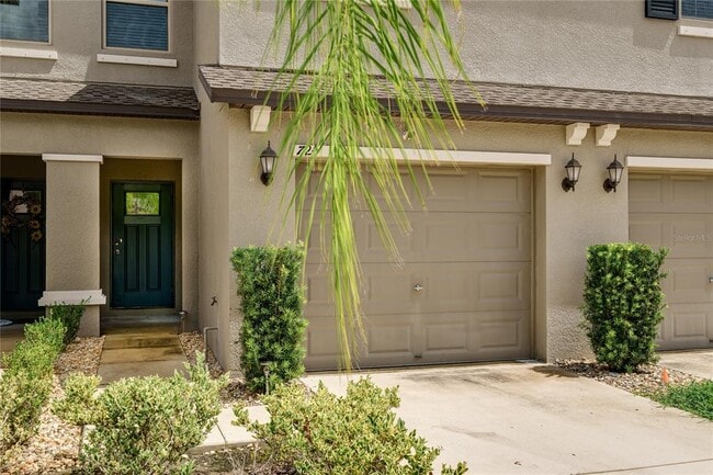 Building Photo - 724 Royal Empress Dr
