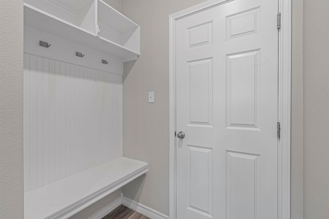 Building Photo - 1506 Sombras Dr
