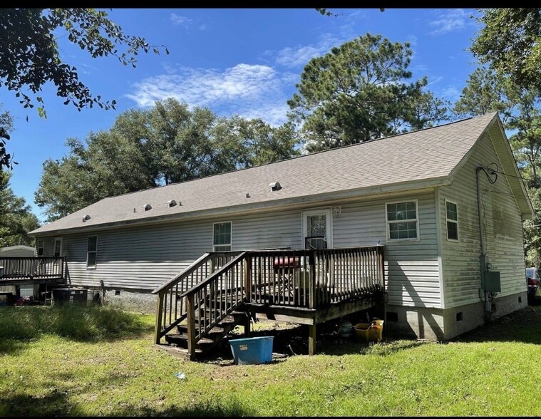 Building Photo - 181 Peters Rd