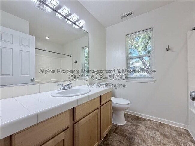 Building Photo - 13592 SW Mapleview Ln