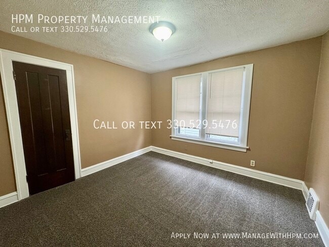 Building Photo - 1604 Yale Ave NW