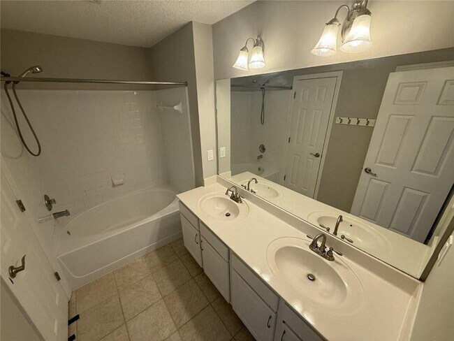 Building Photo - 10965 Wittenridge Dr