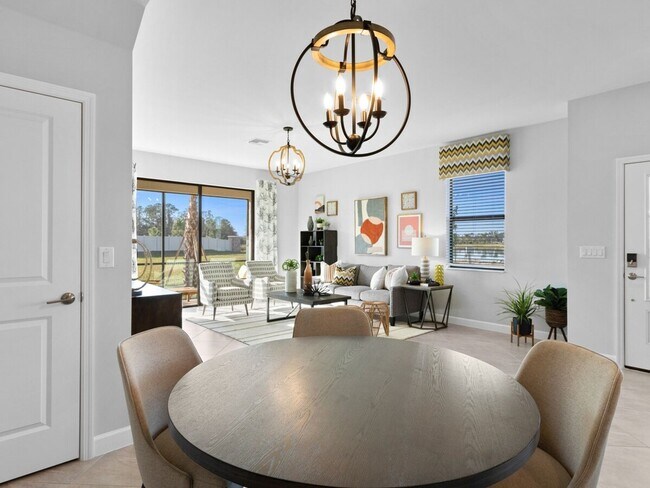 Building Photo - 3 Bedroom - Fully Furnished Townhome in Fo...