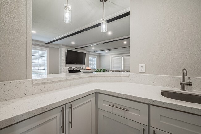 Building Photo - 15211 Camino Del Sol Dr