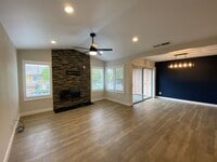 Building Photo - Beautifully Renovated Condo in Rancho Bernardo!